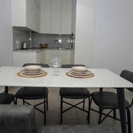 Luxury Square 21 Daire Tiran