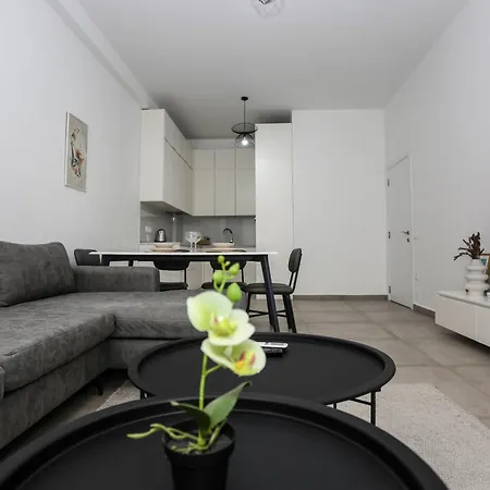 Luxury Square 21 *